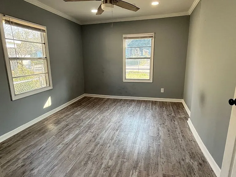2635 Royal St — Photo 2