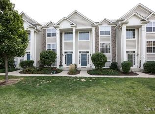 929 Summit Creek Dr, Shorewood, IL 60404