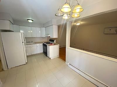 2nd image of 406 Travis Ave #406