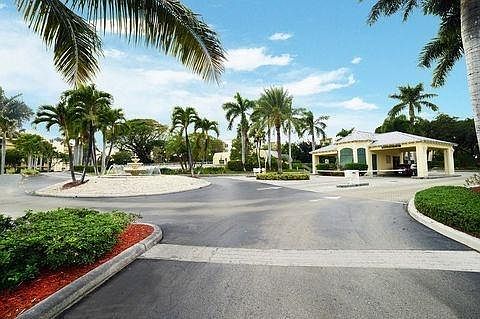 Home For Sale In Boca Bayou