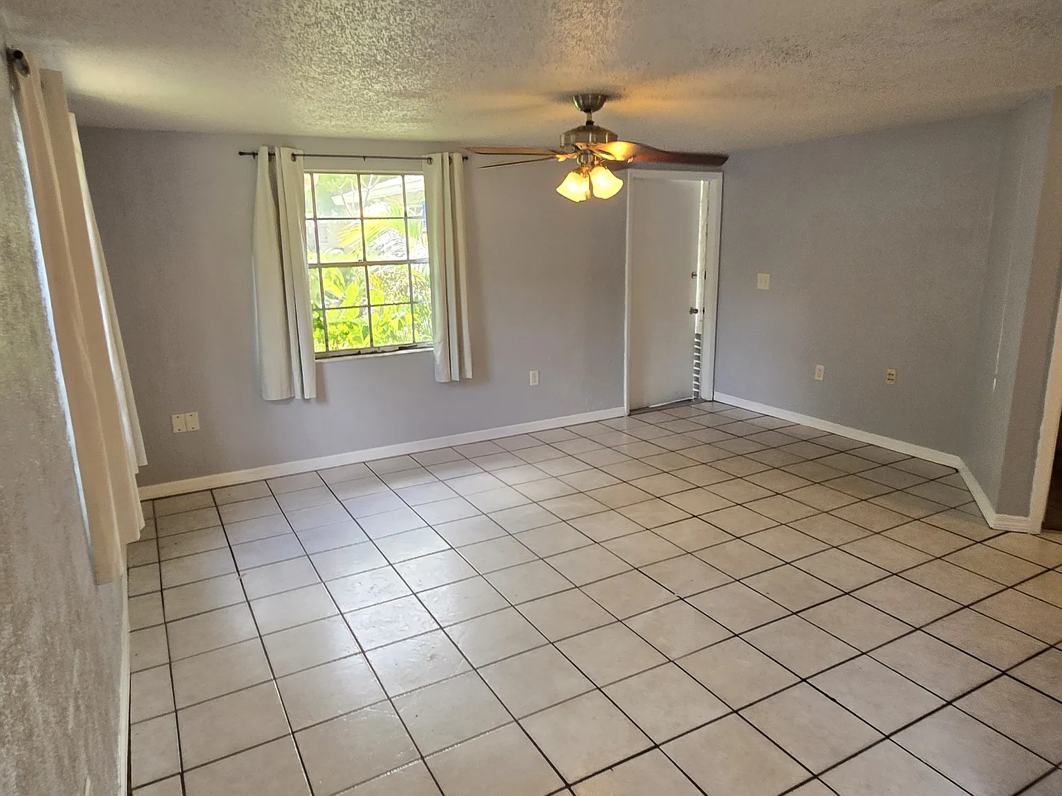1112 Hagle Park Road - 1114 — Photo 4