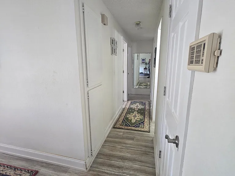 6620 NE 75th St — Photo 14