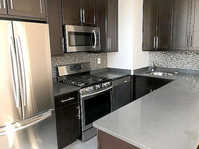 1st image of 72 Barrow St APT 3J