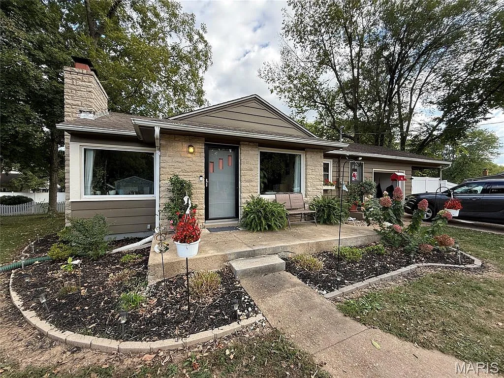 218 Taylor Ave photo 1