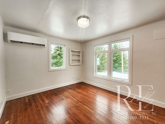 5th image of 3204 NE Babcock St