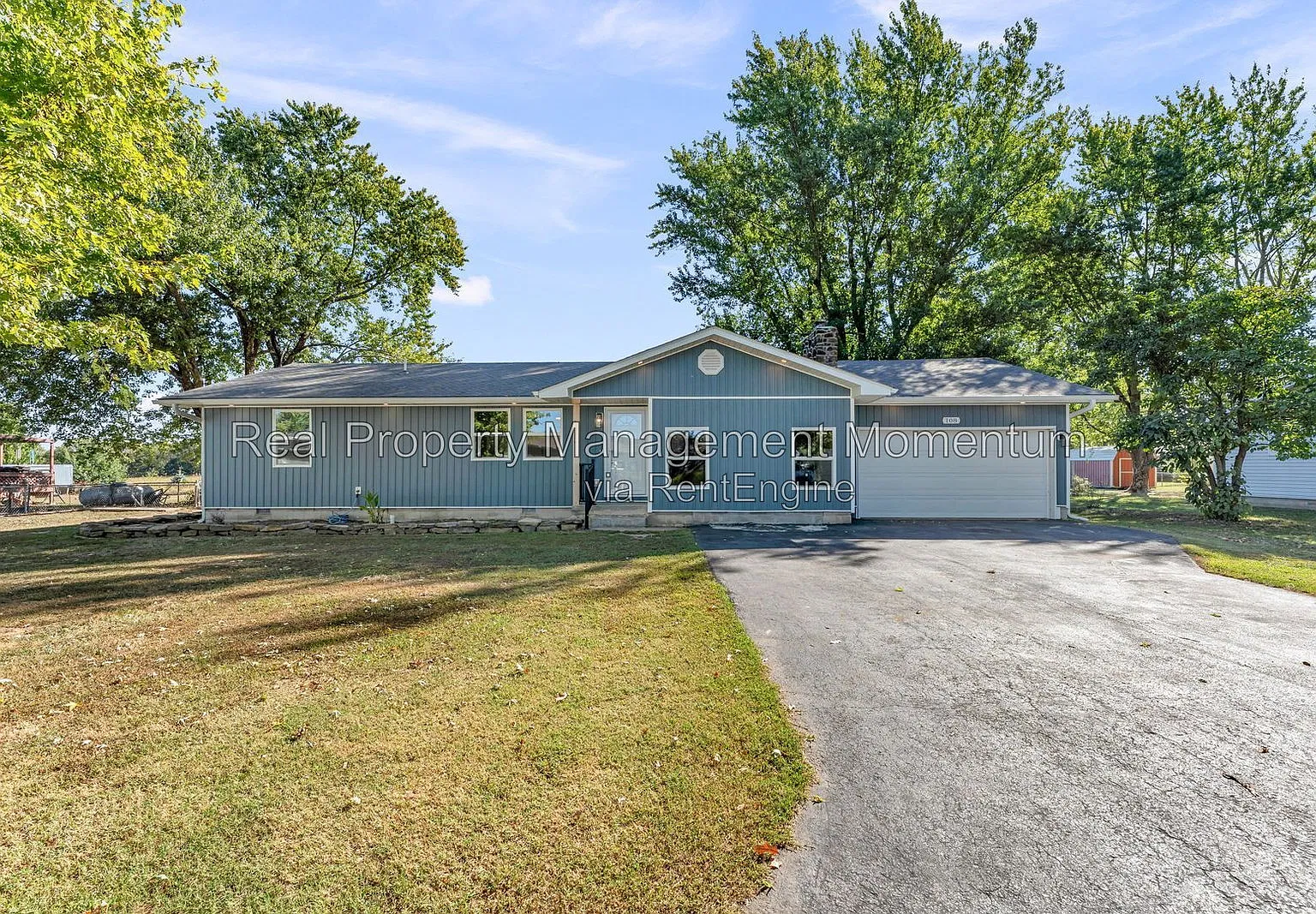 4 bed, 2.0 bath, 1500 sqft, $1,800 — Photo 1