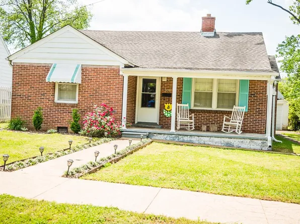 302 3rd St, Tuscumbia, AL 35674