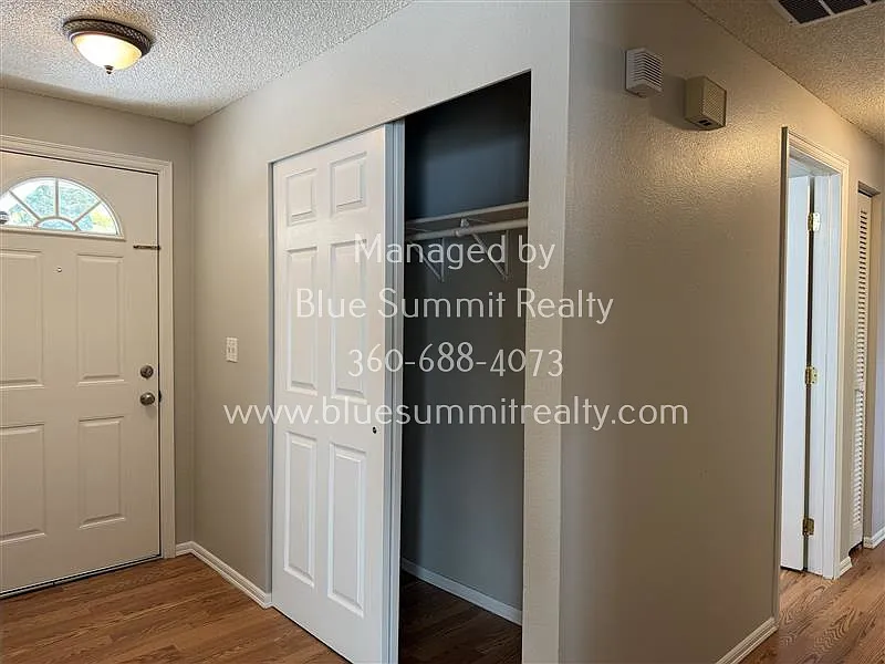 3 bed, 1050 sqft, $2,295 — Photo 3