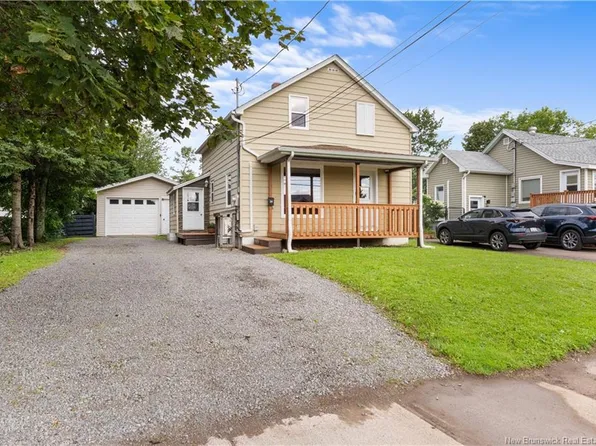 36 Seaman St, Moncton, NB E1A 4B6