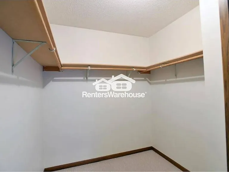 2323 Amberwood Dr — Photo 13