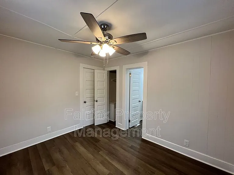 215 Temple Ave — Photo 8