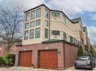 2010 E Windsor Pl UNIT D, Milwaukee, WI 53202