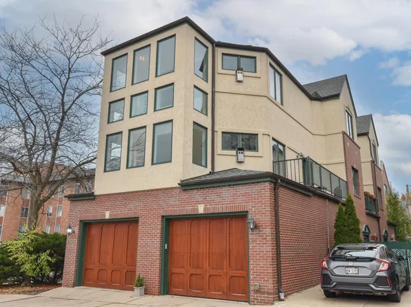 2010 East Windsor PLACE #D, Milwaukee, WI 53202