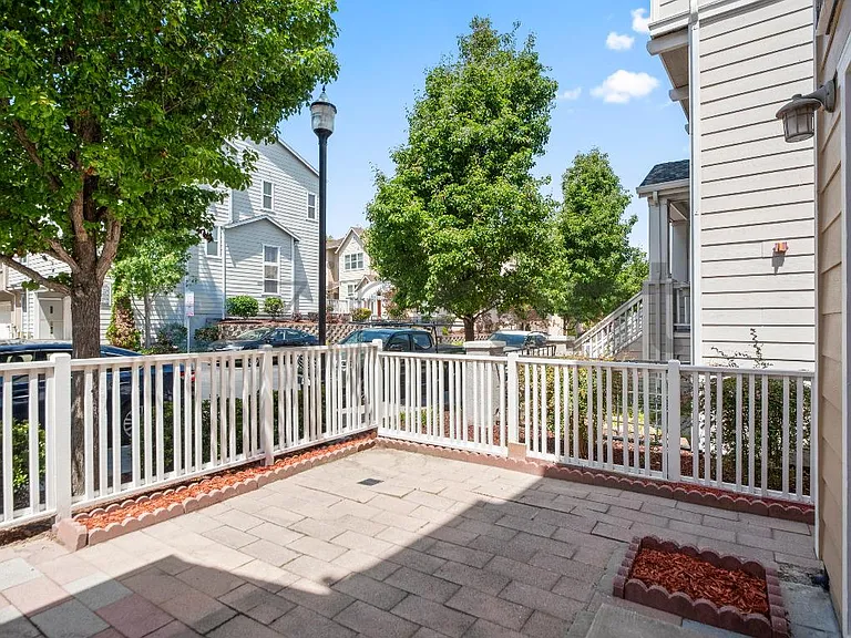 1611 Summer Ln — Photo 33