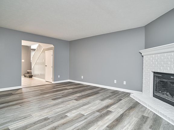 5th image of 9746 Lakeshore Dr E