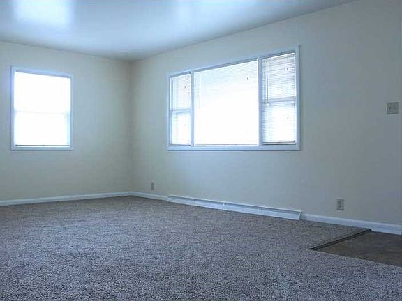 3rd image of 437 Burlington Ave