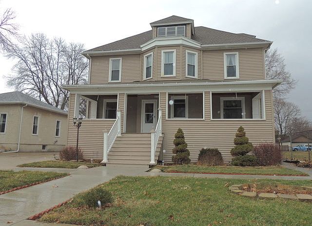 1st image of 304 W Grant St
