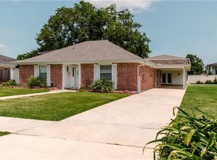 313 Bear Dr, Arabi, LA 70032