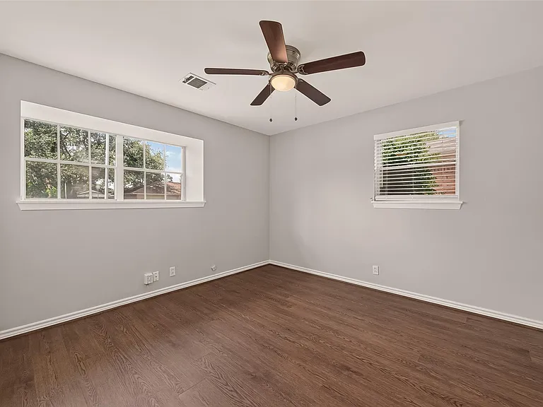 6727 Grovewood Ln — Photo 4