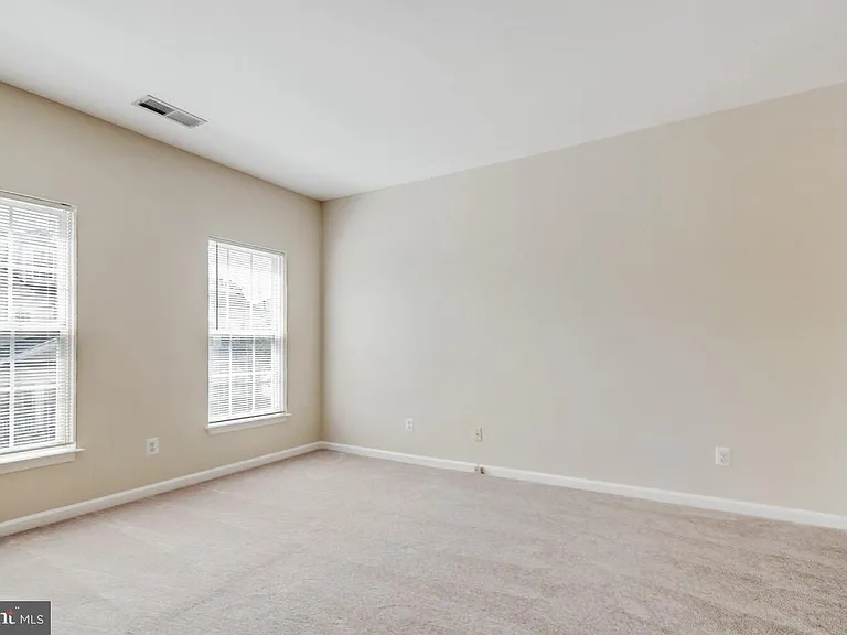 43028 Old Gallivan Ter — Photo 5
