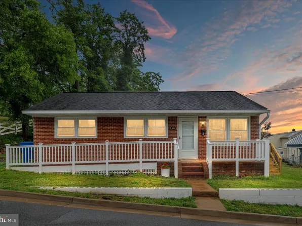 210 Midway Ave, Front Royal, VA 22630