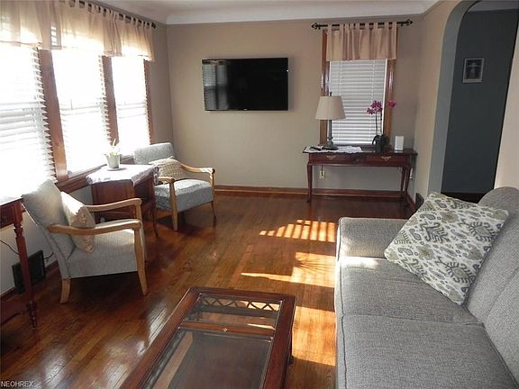 4th image of 4143 W 161st St