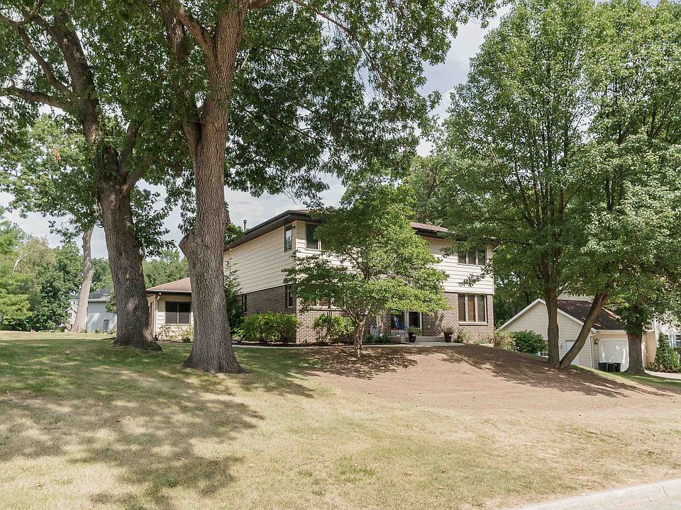 1st image of 3305 Essex Dr