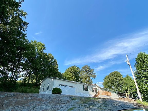 3rd image of 214 Fawn Trail Dr
