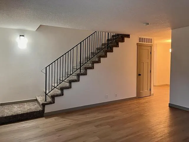 3 bed, 2.5 bath, 1404 sqft, $2,325 — Photo 2