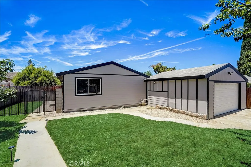 3450 Sparrow Cir photo 1