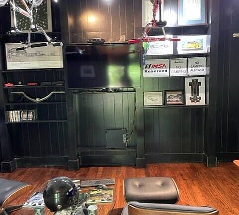 5th image of 5421 Mockingbird Dr