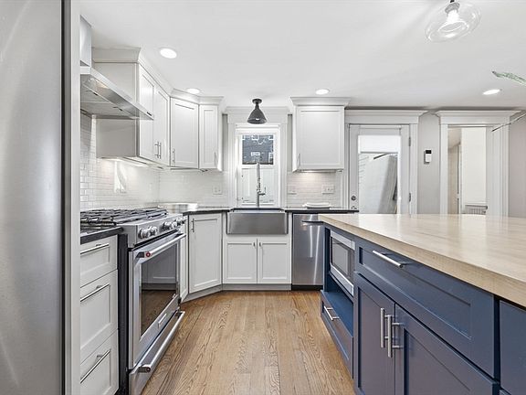 5th image of 19 Linden St