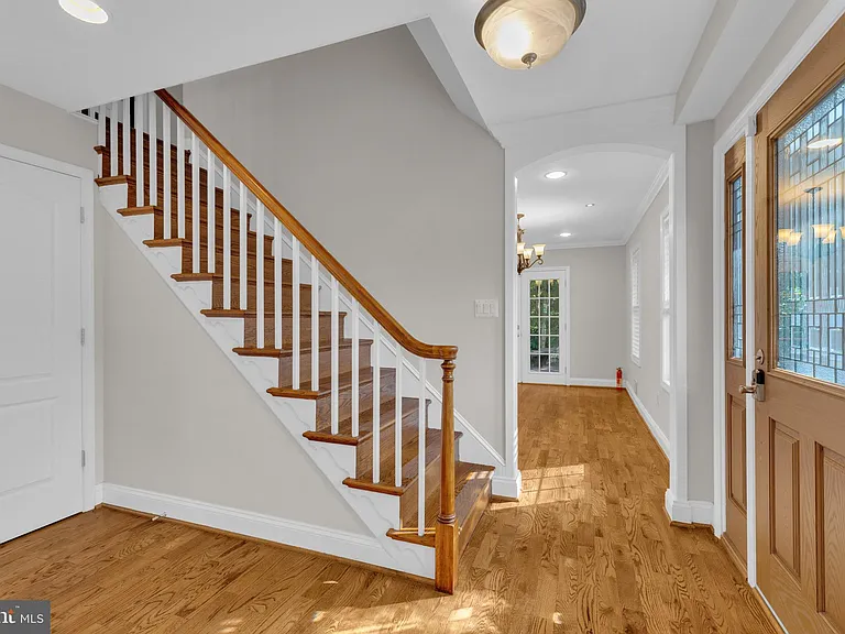 7205 Van Ness Ct — Photo 6