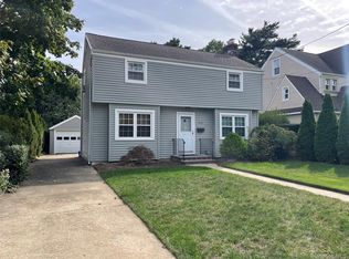 712 De Mott Ave, Baldwin, NY 11510