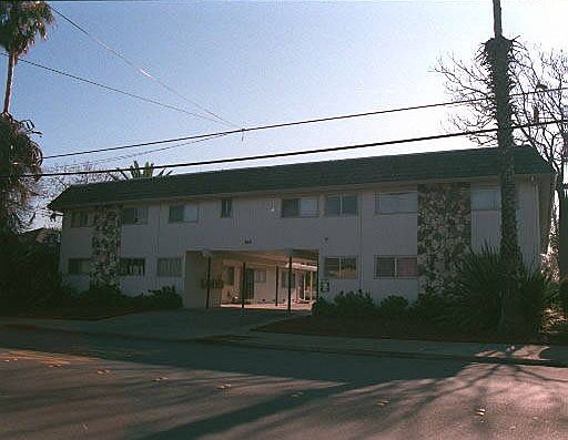 1st image of 419 W 10th St