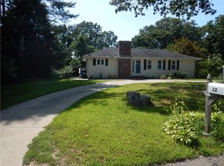 12 Lynn Ln, Ashaway, RI 02804