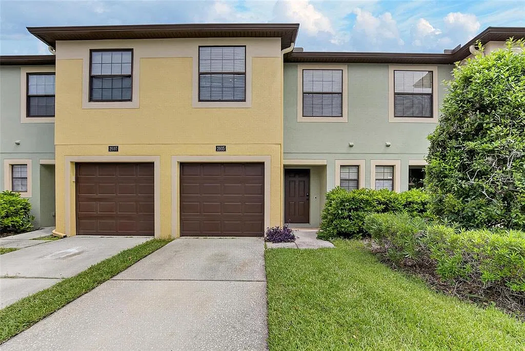 3 bed, 2.5 bath, 1362 sqft, $2,350 — Photo 1
