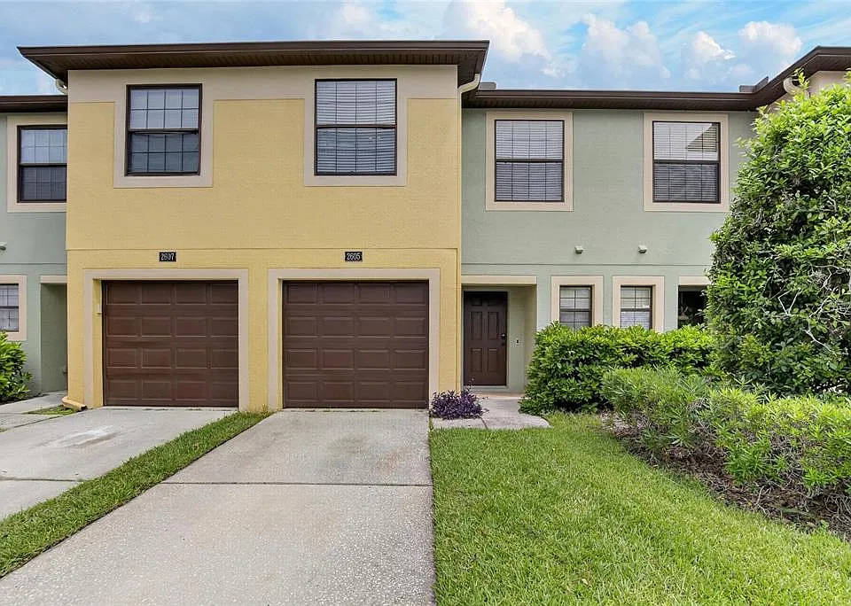 2605 Oleander Lakes Dr