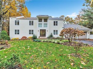 30 Lafayette Dr, Trumbull, CT 06611