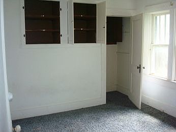 2nd image of 526 E Jackson St