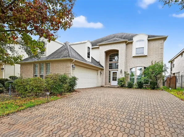 14419 Manorbier Ln, Sugar Land, TX 77498