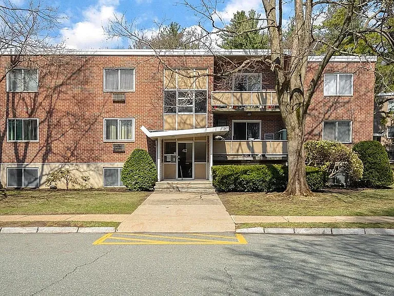 42 Lionel Ave #A — Photo 7