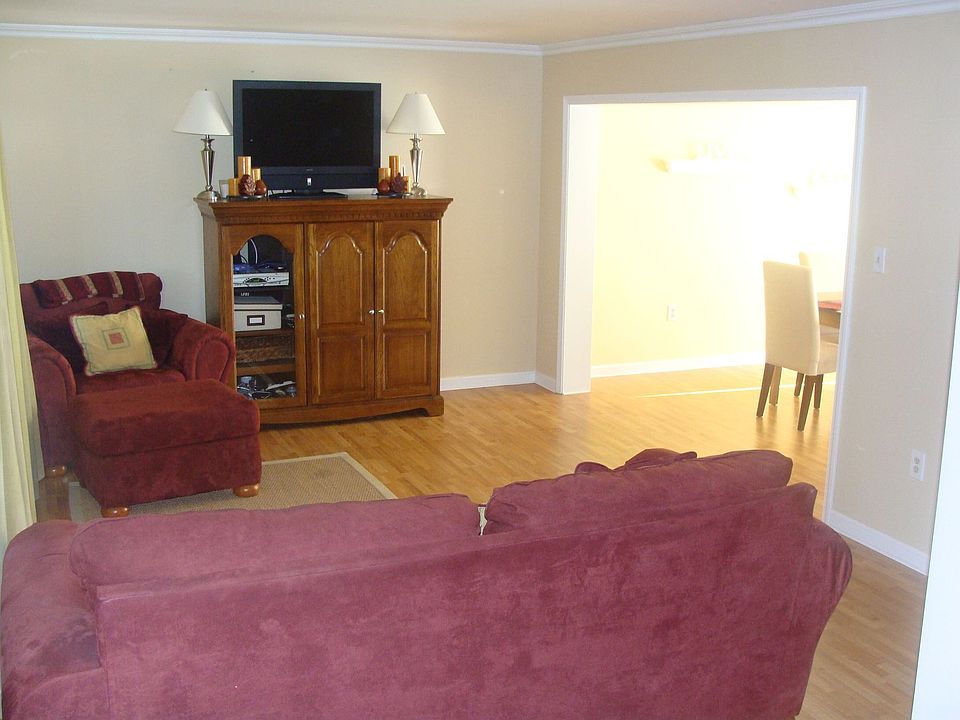 1st image of 50 Komonchak Cir