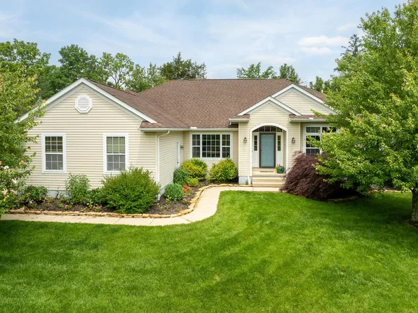 60 E Pawnee Dr, Powell, OH 43065