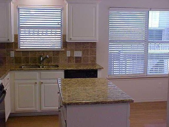 3rd image of 3617 Texas Topaz Dr