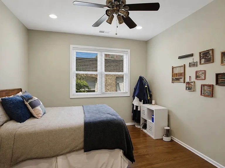 623 W Barry Ave #1 — Photo 12