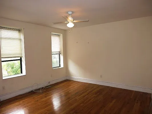 Rented by Velsor Realty | media 8