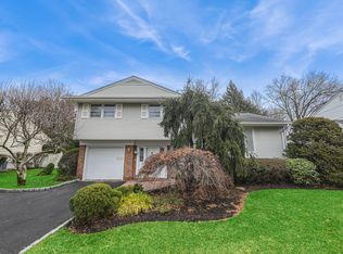 113 Walnut Dr, Tenafly, NJ 07670