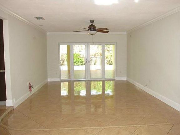 3rd image of 13961 Kendale Lakes Blvd