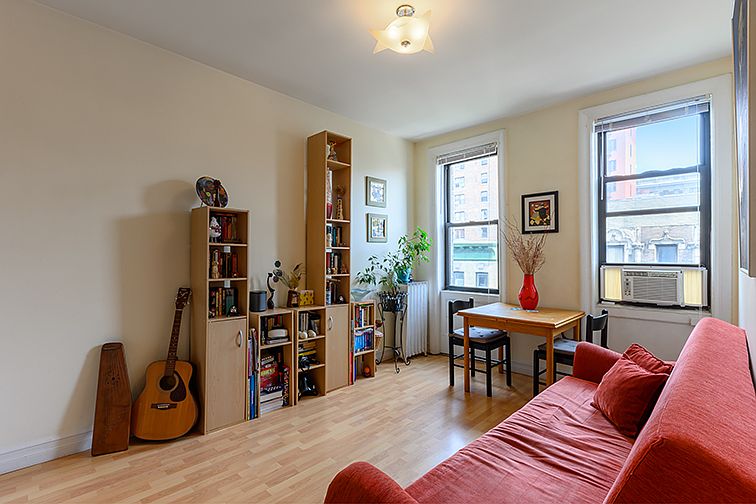 1st image of 200 W 109th St APT E2